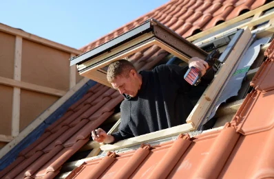 Pose de fenêtres de toit Velux à Uglas